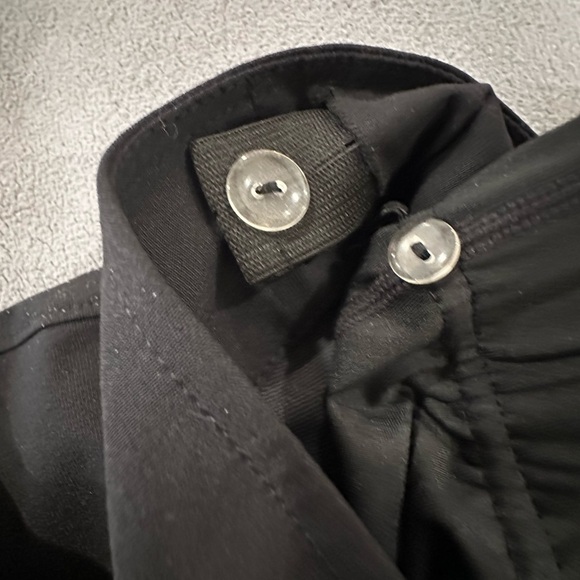 NWOT L.L. Bean Women's Comfort Cycling Capri with Cushioned Inner Short. M Black - Picture 11 of 15